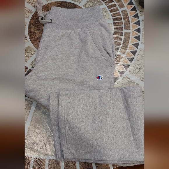 LIKE NEW Womens Straight Leg Champion Joggers - Picture 2 of 5